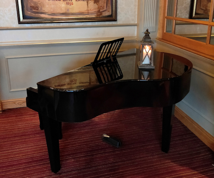 Pianist hire for weddings