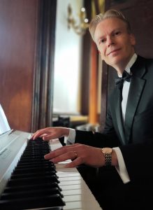 Ceremony Music Pianist